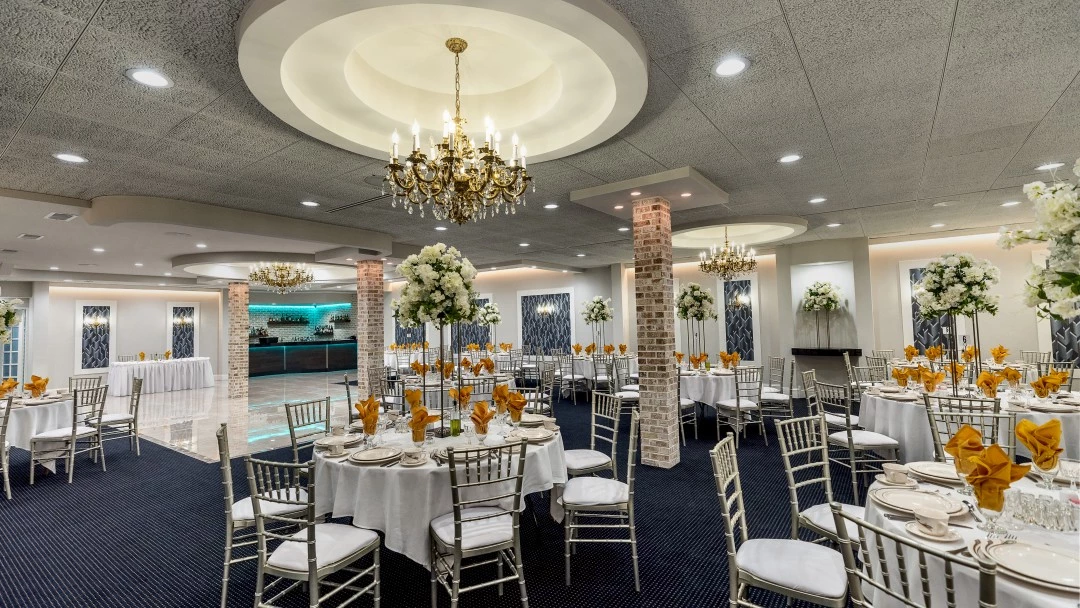 banquet halls in chicago for wedding dinning area