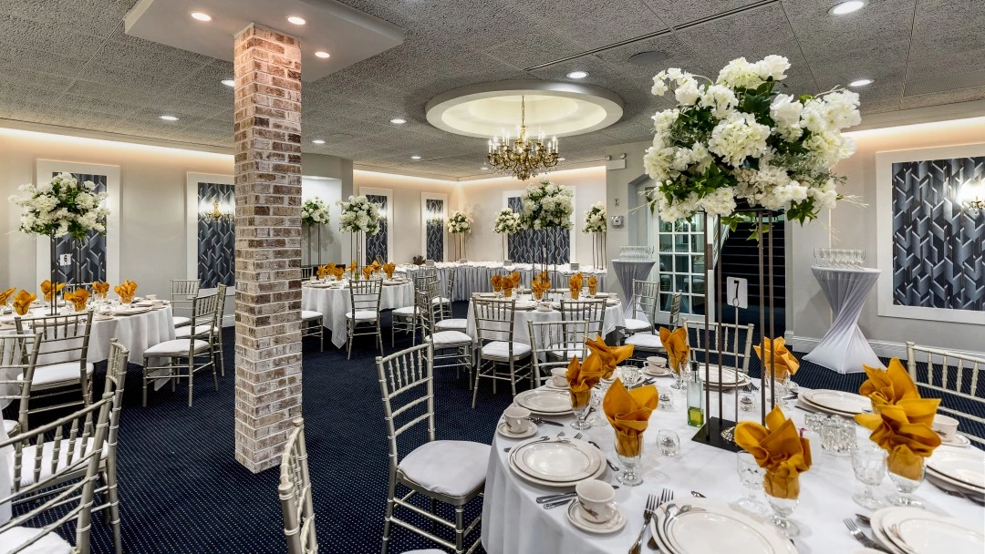 banquet halls in chicago for wedding the dinning area